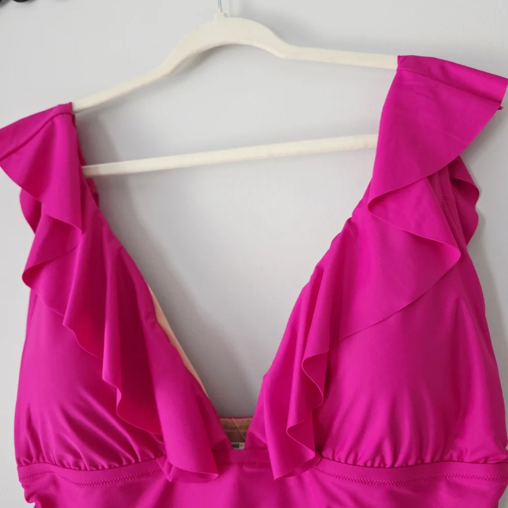 NWT J.Crew Ruched Ruffle One-Piece Swimsuit Radiant Fuchsia Size Plus 22
